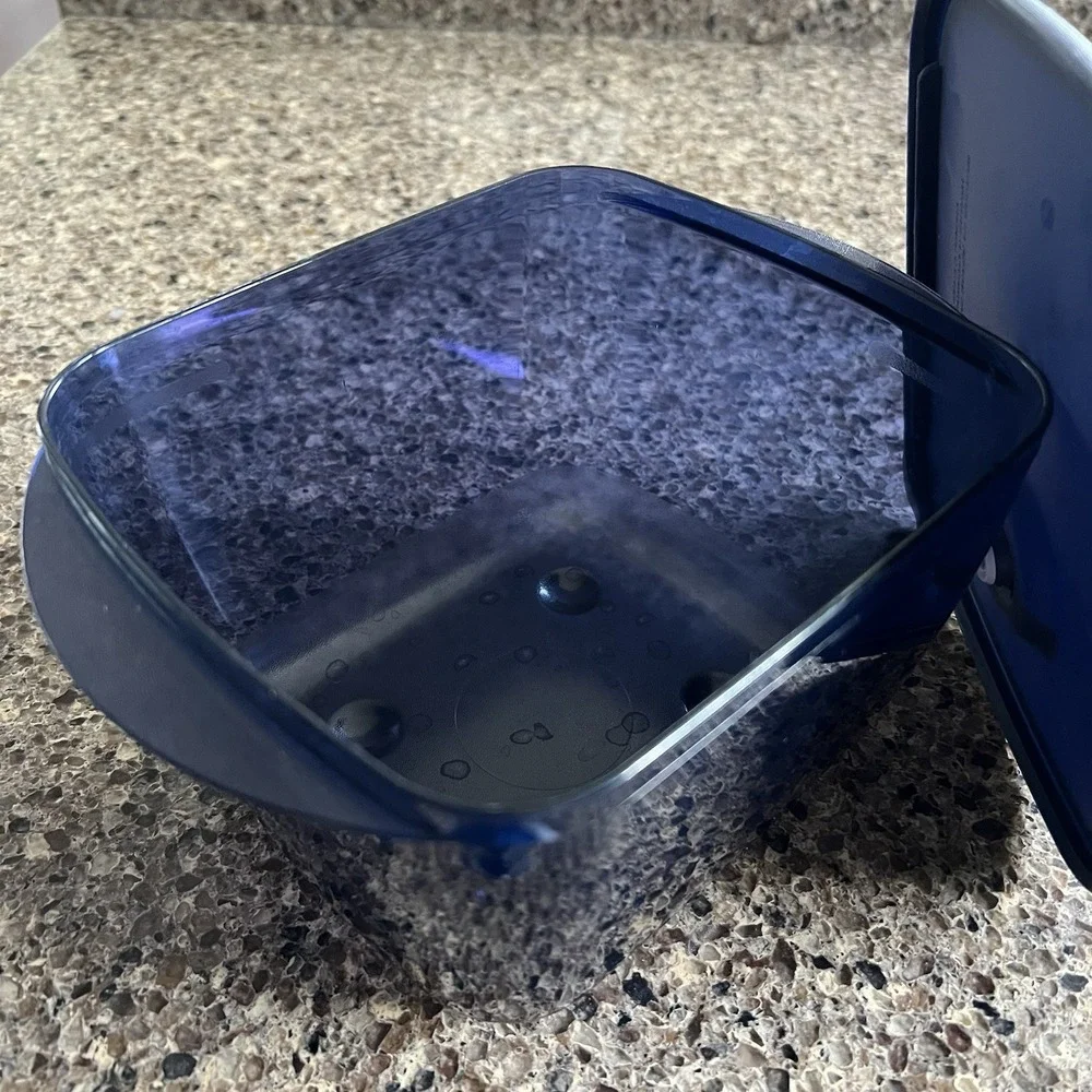Tupperware Blue 6 1/4 Cup Container With Vented Matching Lid Microwave Or Refrig